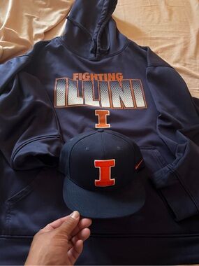 Illinois Fighting Illini Hoodie and Hat Set